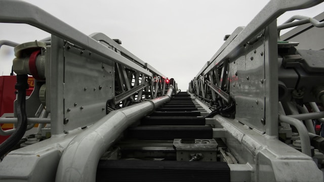 Konveyör Sistemleri: Modern Üretim Tesislerinin Vazgeçilmez Bileşeni 9 konveyor sistemleri bantli zincirli vidali konveyor elevator sistemleri 2