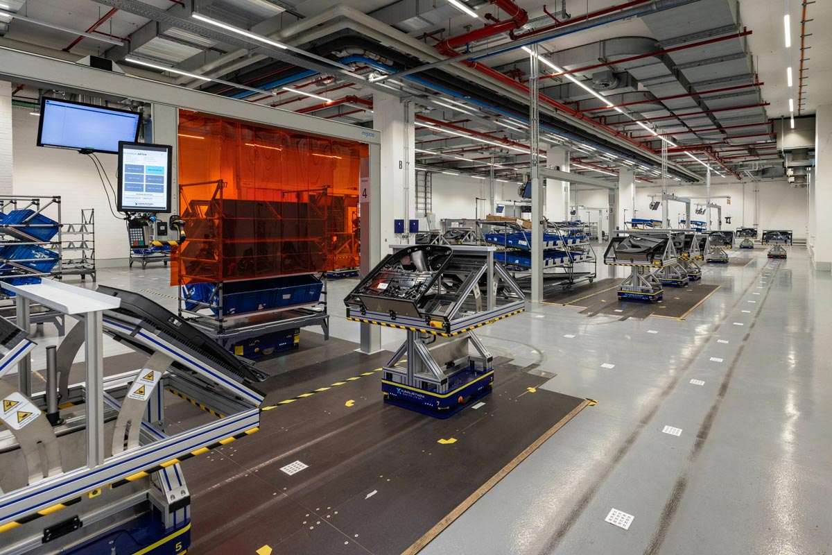 Otomatik Montaj Hatları: Üretimde Verimlilik ve Kalite Devrim 8 montaj hatlari otomatik yari otomatik manuel yardimli 5